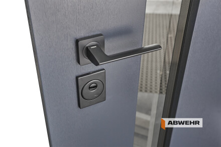 Two and a half doors with thermal breake model Tower characteristics Termix 1200