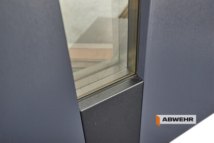 Two and a half doors with thermal breake model Tower characteristics Termix 1200